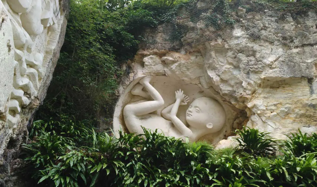 Les Lapidiales - Port-d'Envaux | Secret World Trip Planner
