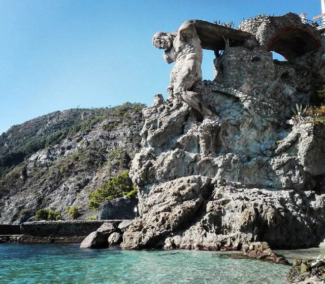 巨人の像 - Monterosso al Mare | Secret World Trip Planner