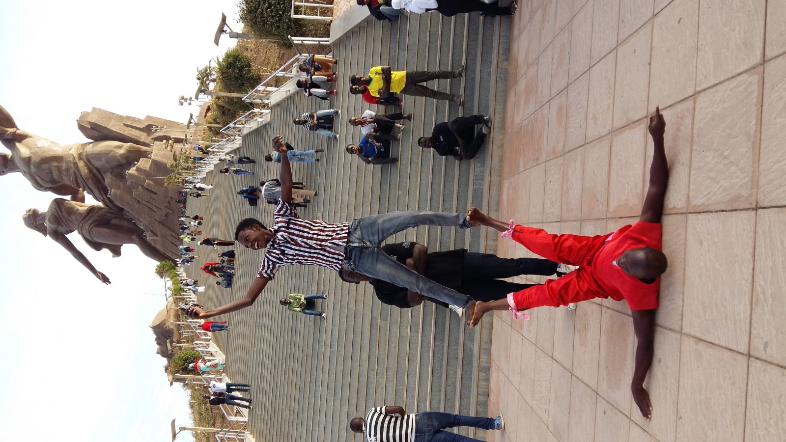 Monumento al Renacimiento Africano en Senegal - Dakar | Secret World Trip Planner