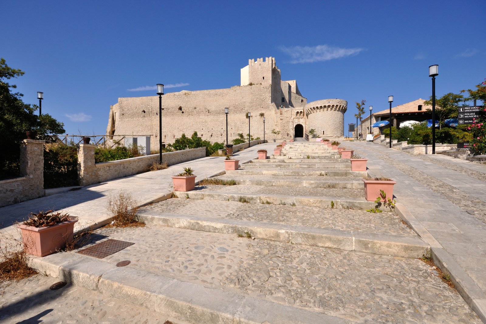 Santuario abacial de Santa Maria a Mare, islas Tremiti - San Nicola di Tremiti | Secret World Trip Planner