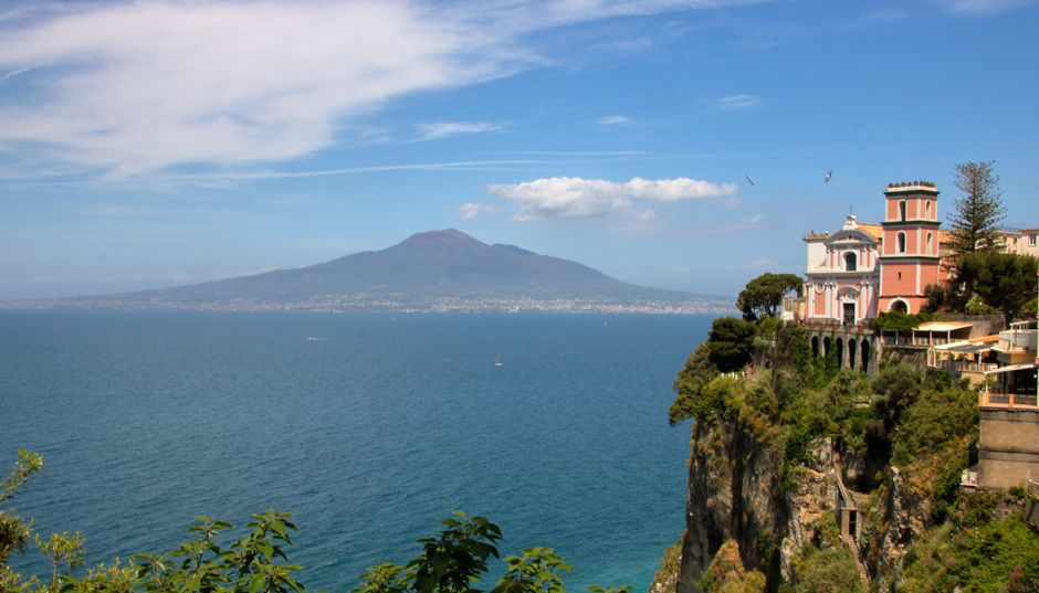 Vico Equense 의 Santissima Annunziata 교회 - Vico Equense | Secret World Trip Planner