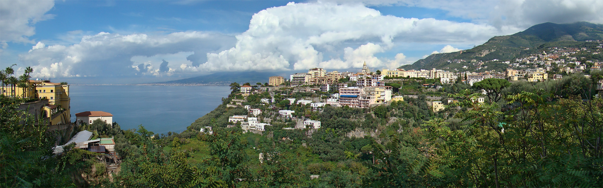 Vico Equense 의 Santissima Annunziata 교회 - Vico Equense | Secret World Trip Planner