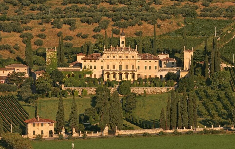 Grezzana：雄伟的别墅阿莱格里 - Cuzzano | Secret World Trip Planner