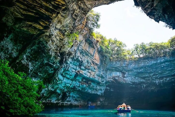 Grotta delle Meraviglie: Melissani - ????? ????????? | Secret World Trip Planner