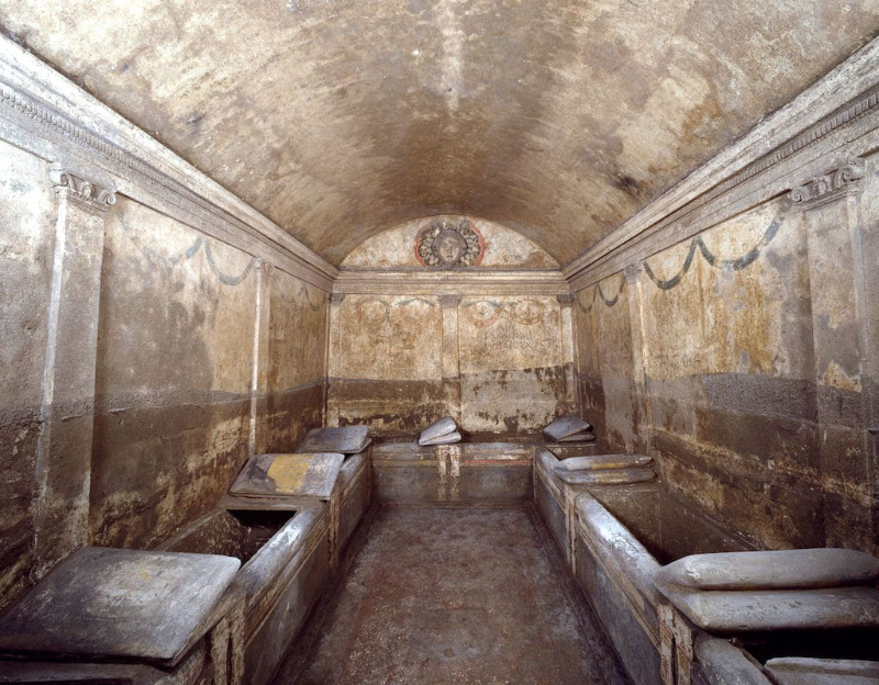 수정의 Hypogeum - Napoli | Secret World Trip Planner