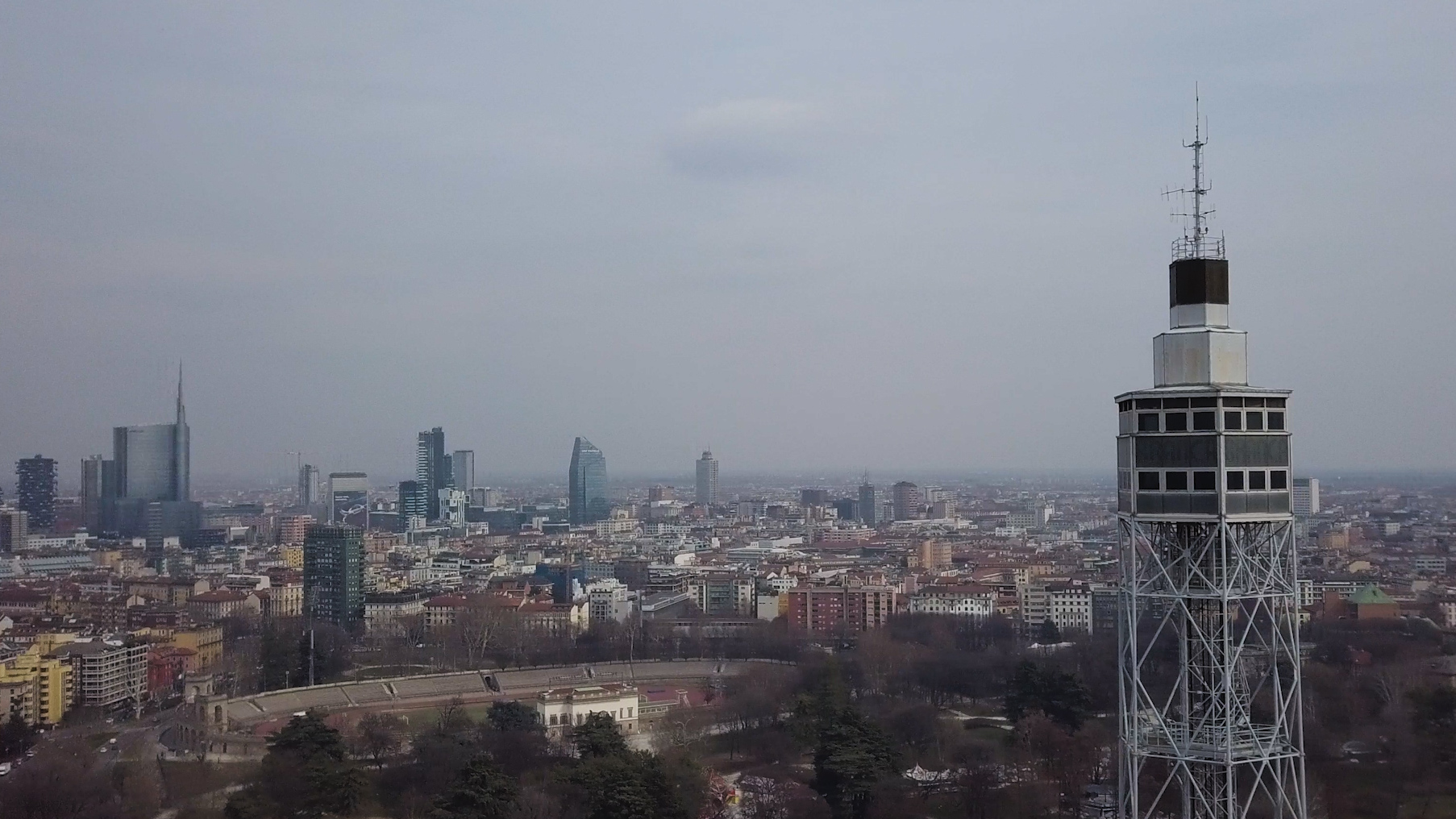 Torre Branca i widok na Mediolan - Milano | Secret World Trip Planner