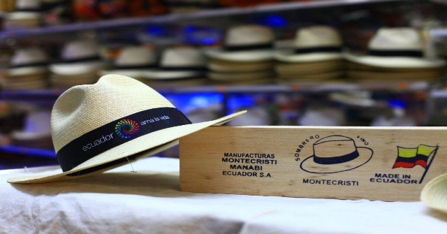The hats of paja toquilla - Manta | Secret World Trip Planner