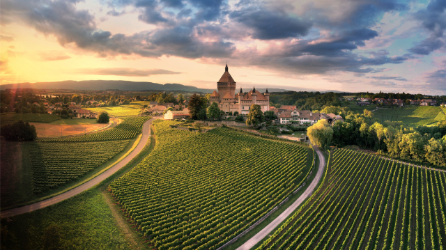 Kasteel Vufflens - Vufflens-le-Château | Secret World Trip Planner