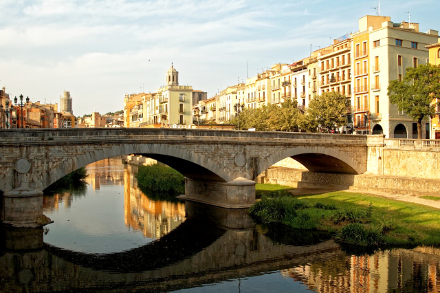 River Onyar Viewpoint - Girona | Secret World Trip Planner