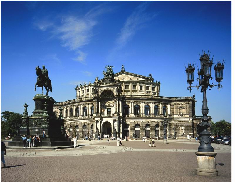 Ópera Semper - Dresden | Secret World Trip Planner
