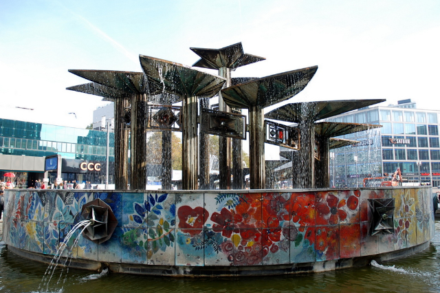 Fontaine de l'amitié des peuples - Berlino | Secret World Trip Planner