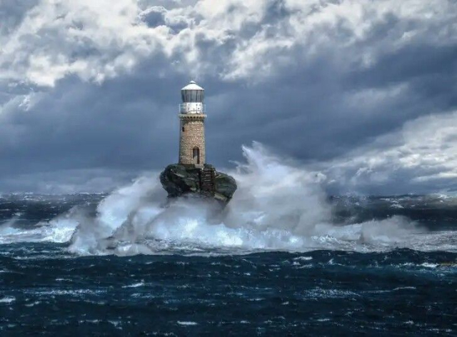 Phare de Tourlitis - Mar Egeo | Secret World Trip Planner