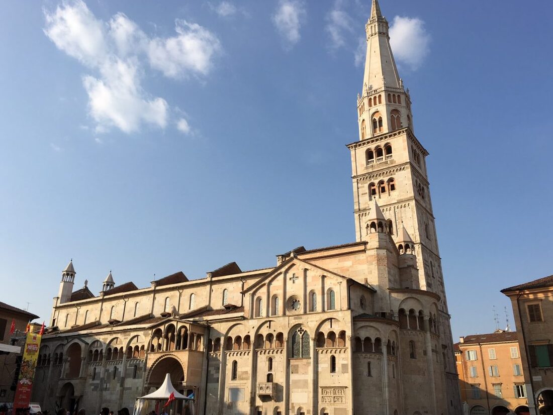Wieża Ghirlandina, symbol Modeny - Modena | Secret World Trip Planner