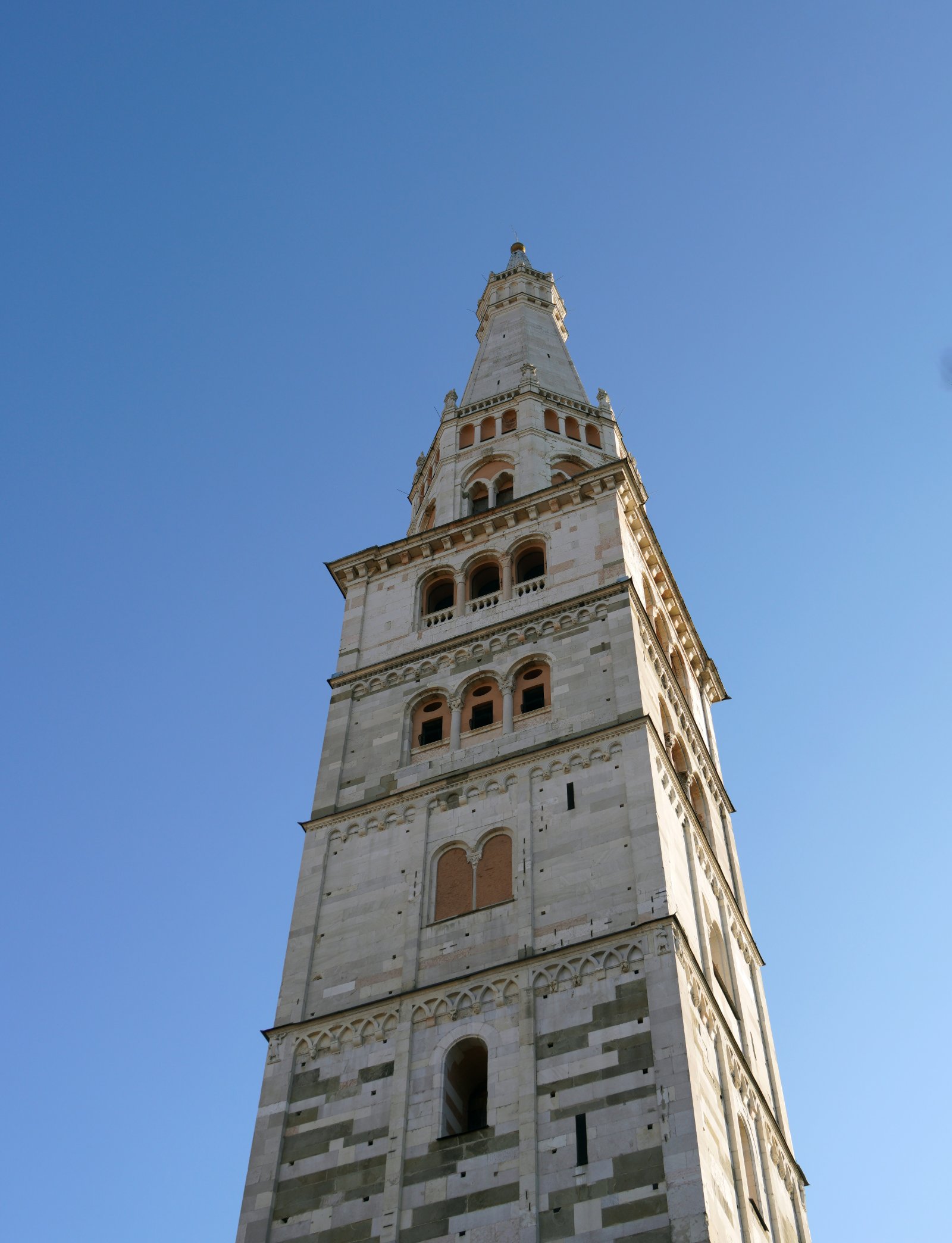 Wieża Ghirlandina, symbol Modeny - Modena | Secret World Trip Planner