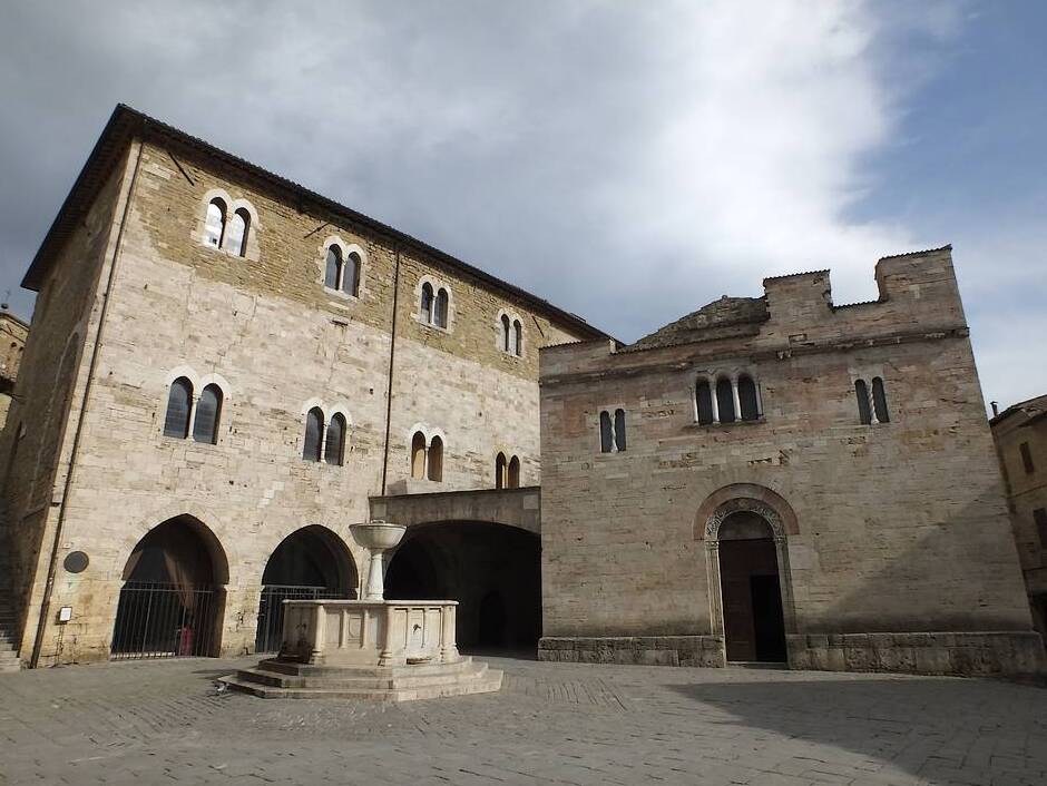Umbria: Bevagna e a Igreja de San Silvestro - Bevagna | Secret World Trip Planner