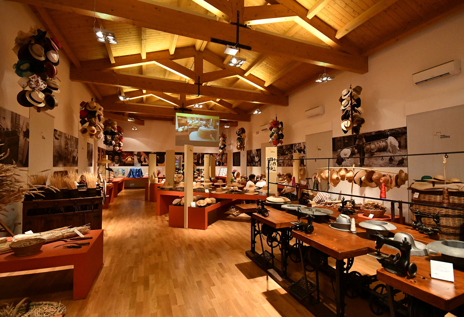 Hutmuseum Montappone - Montappone | Secret World Trip Planner
