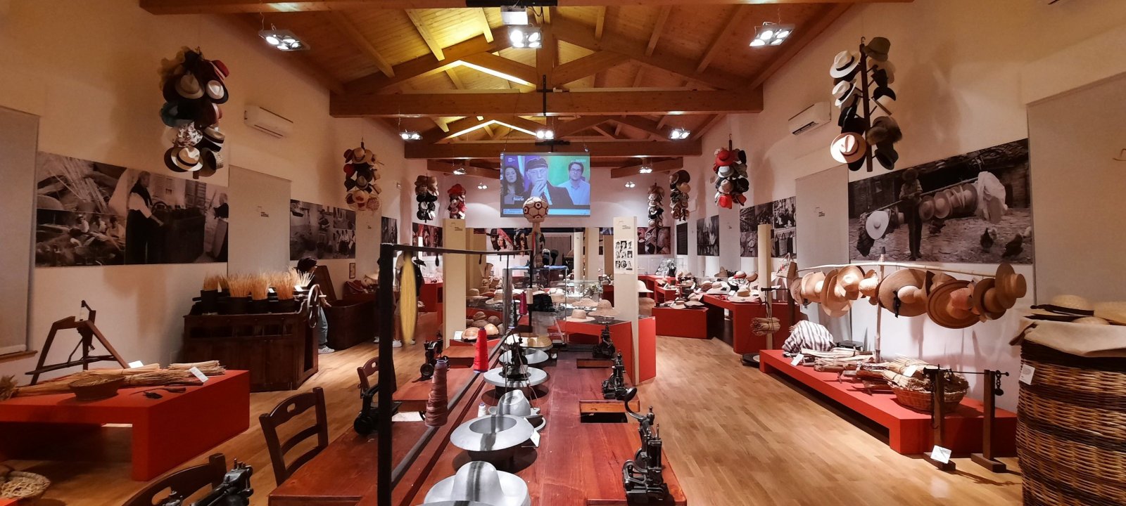 Hutmuseum Montappone - Montappone | Secret World Trip Planner