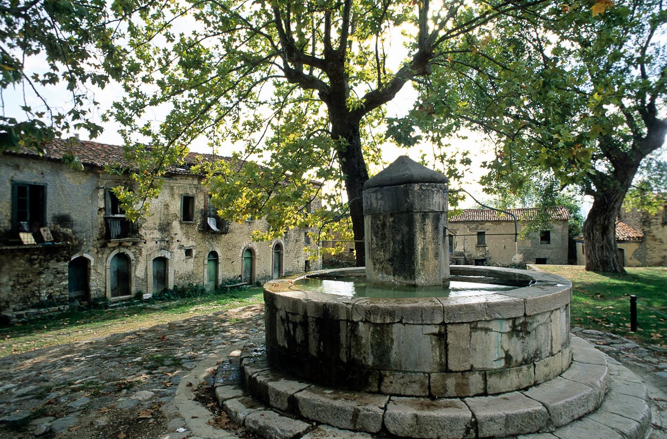 Oude Roscigno de Pompeii van de 900 — Roscigno Vecchio