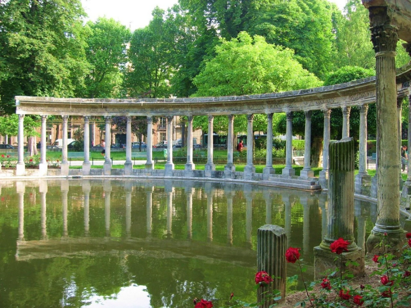 Parque Monceau - Paris | Secret World Trip Planner