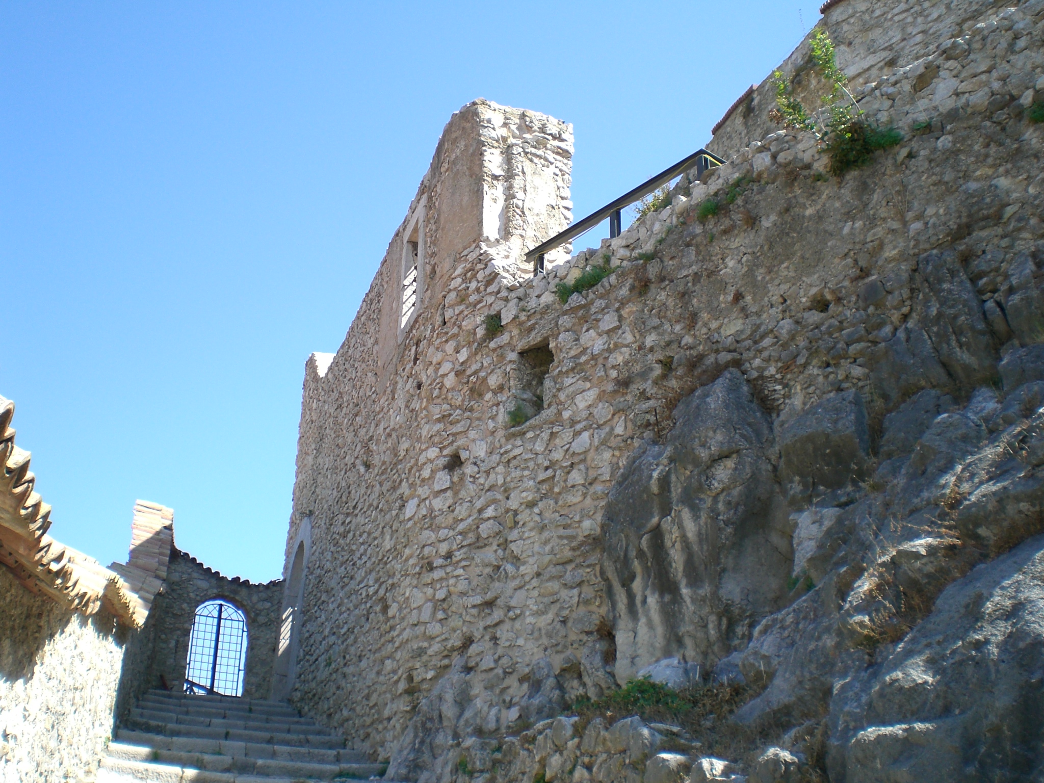 Normandisch kasteel van Oliveto Citra - Oliveto Citra | Secret World Trip Planner
