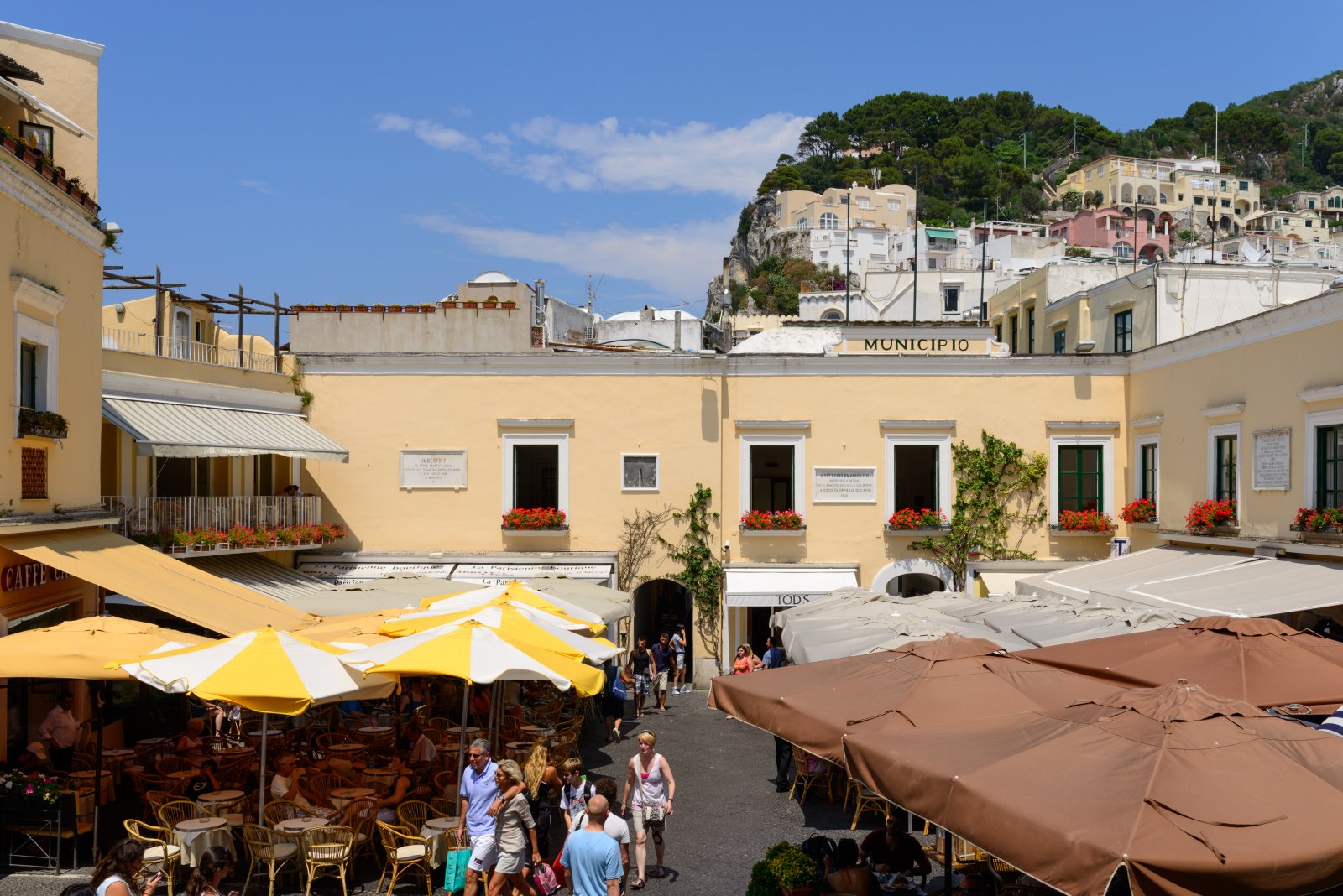 着名的卡普里岛，当代喷气式飞机的游乐场-秘密世界 - Capri | Secret World Trip Planner