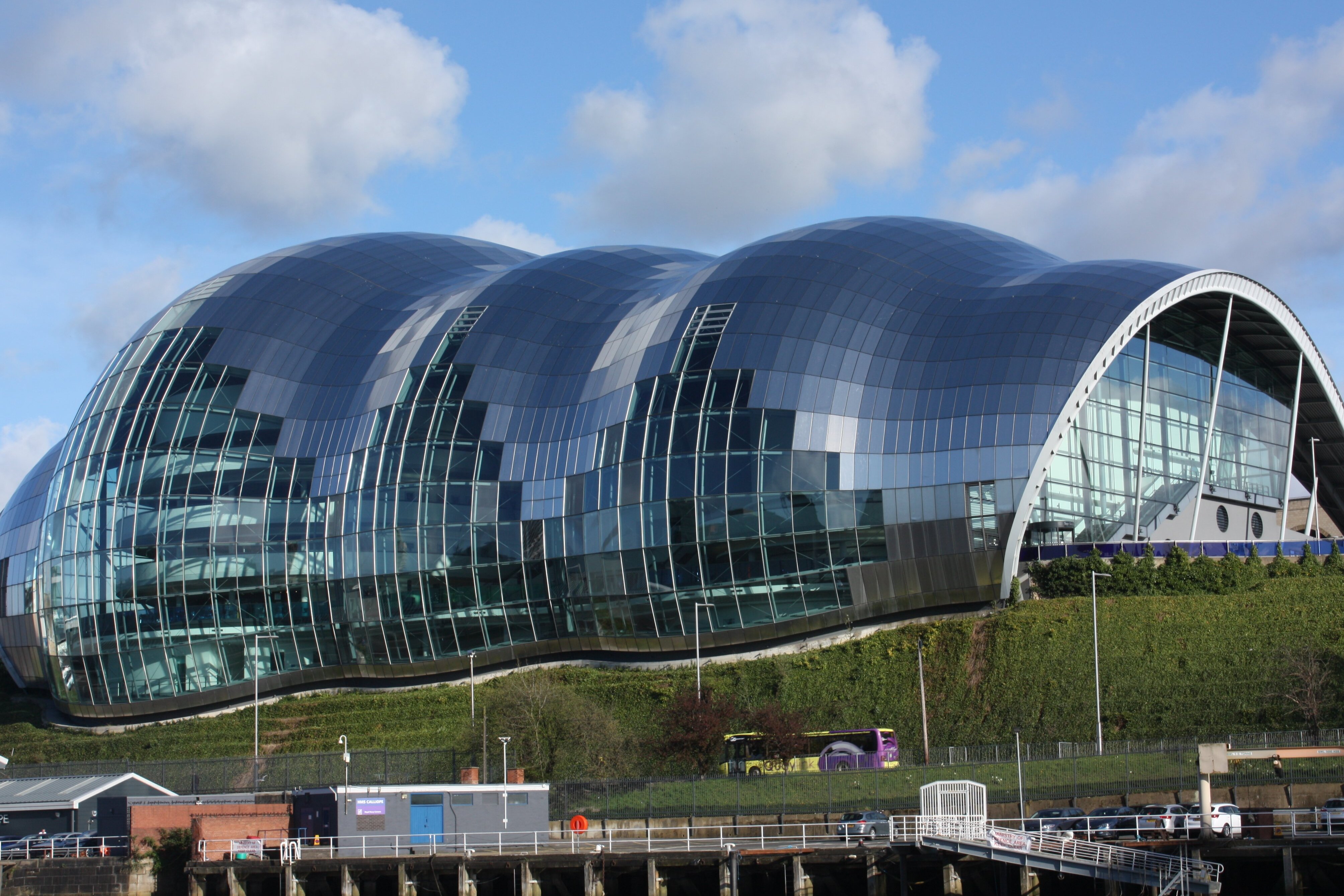 Foster e il Sage Gateshead — St Mary's Square