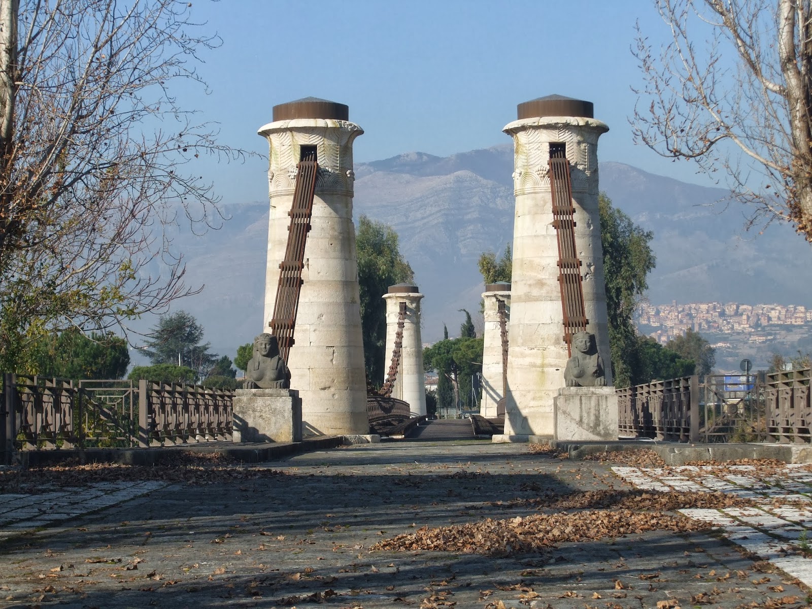 Hangbrug over de Garigliano - Fiume Garigliano | Secret World Trip Planner