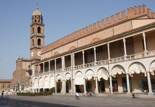 파엔자 - Faenza | Secret World Trip Planner