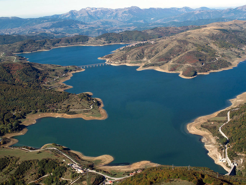 Meer van Campotosto - Lago di Campotosto | Secret World Trip Planner