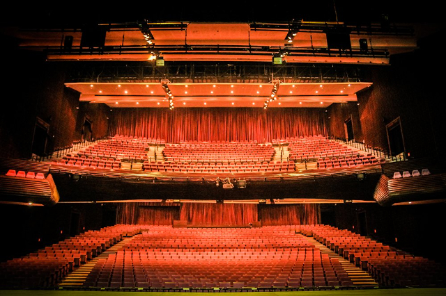 Muangthai Rachadalai Theater - Khet Din Daeng | Secret World Trip Planner