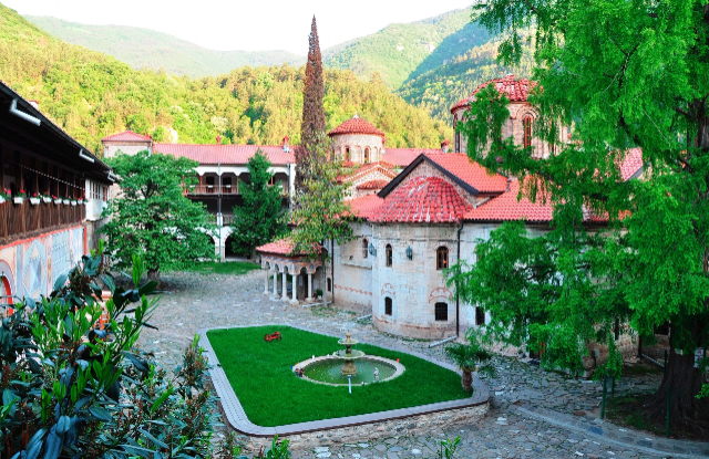 Bachkovo-Kloster - Bachkovski manastir | Secret World Trip Planner