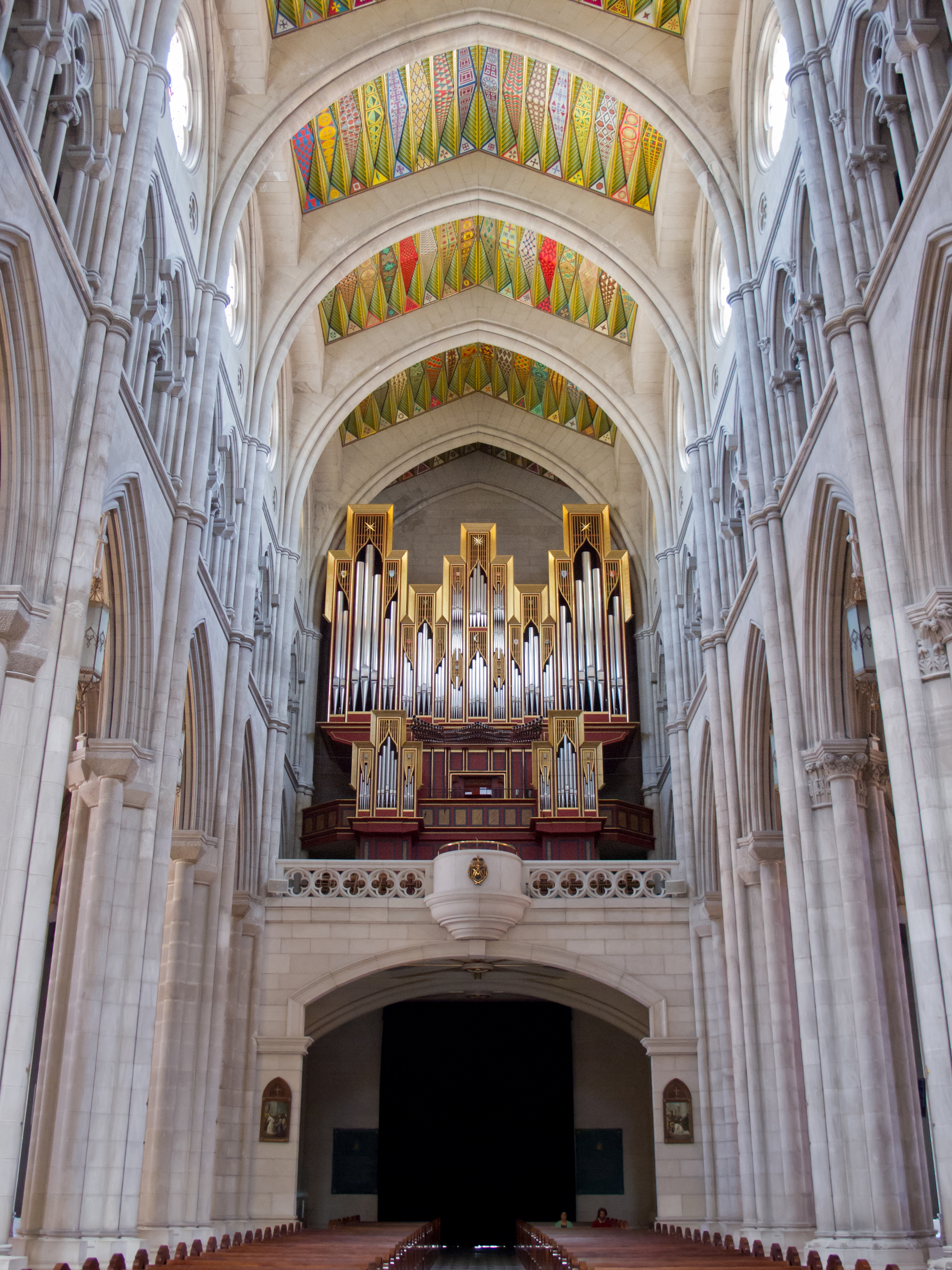 Cathédrale de Santa María la Real de la Almudena - Madrid | Secret World Trip Planner