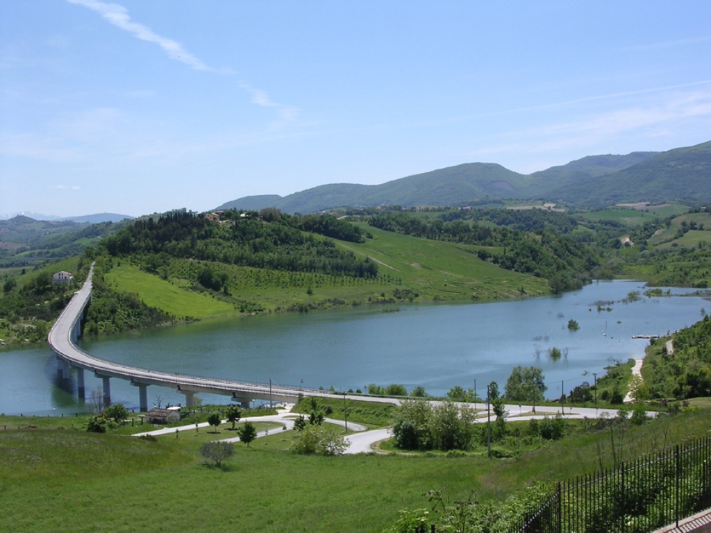 Jezioro Chingoli - Lago di Cingoli | Secret World Trip Planner