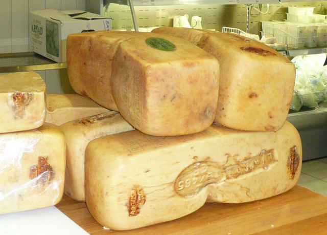 Caciocavallo Ragusano g.U. - Ragusa | Secret World Trip Planner