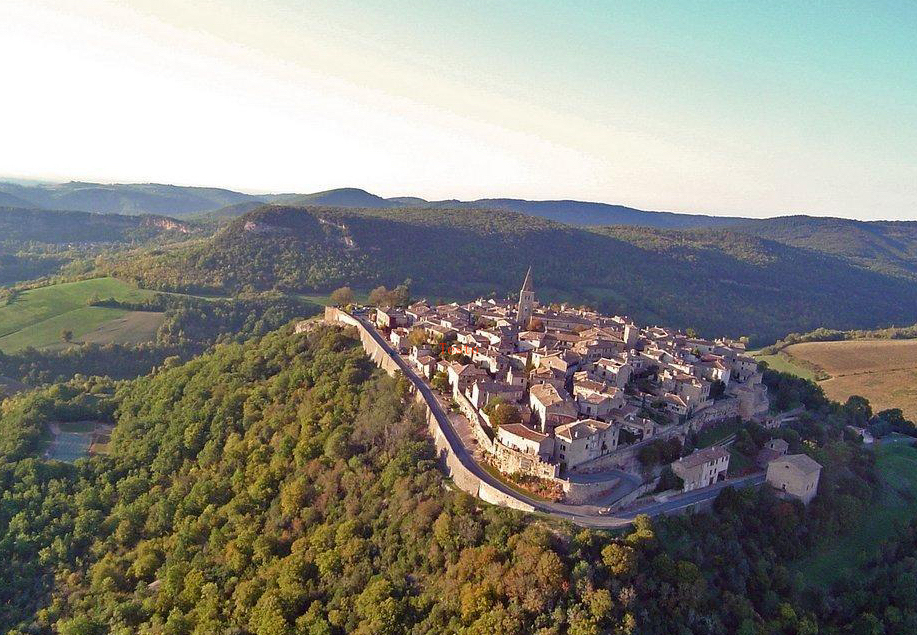 Puycelsi, the fortress in the forest - Puycelsi | Secret World Trip Planner