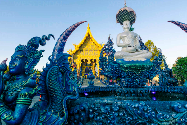 Niebieska świątynia - Amphoe Mueang Chiang Rai | Secret World Trip Planner