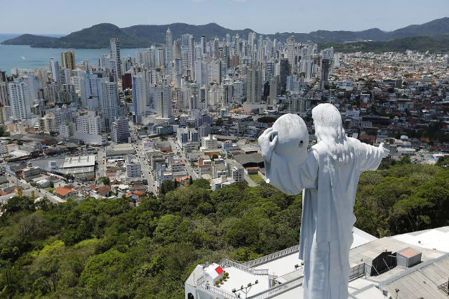 Christus das Licht - Balneário Camboriú - SC | Secret World Trip Planner