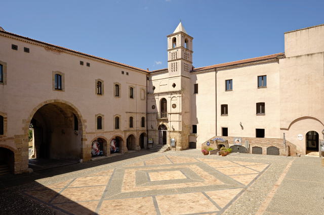 Baroniaal Kasteel - Policoro | Secret World Trip Planner