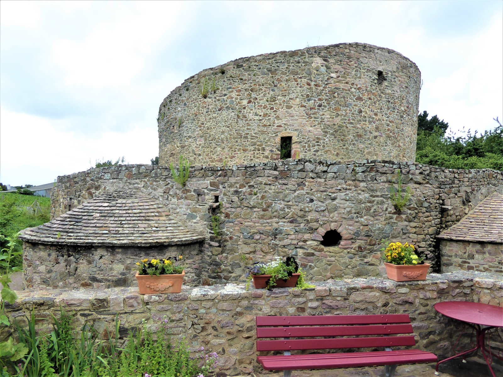El templo de Lanleff - Lanleff | Secret World Trip Planner