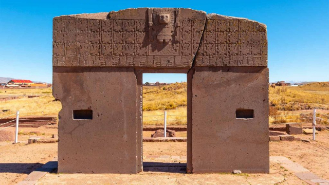 ティワナク - Tiwanaku | Secret World Trip Planner