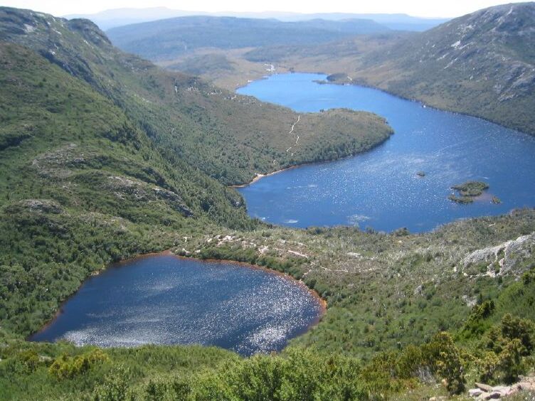 Dove Lake, ein kleiner Gletschersee in Tasmanien, Australien — Cradle Mountain