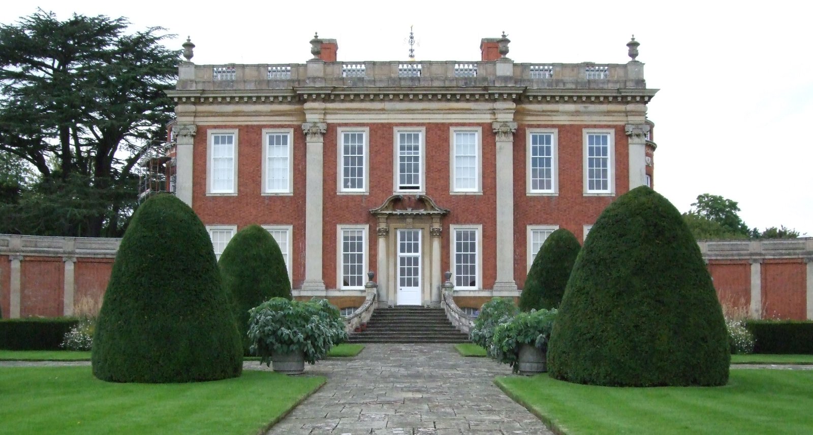 Cottesbrooke è una meravigliosa casa della Regina Anna - Cottesbrooke Gardens | Secret World Trip Planner