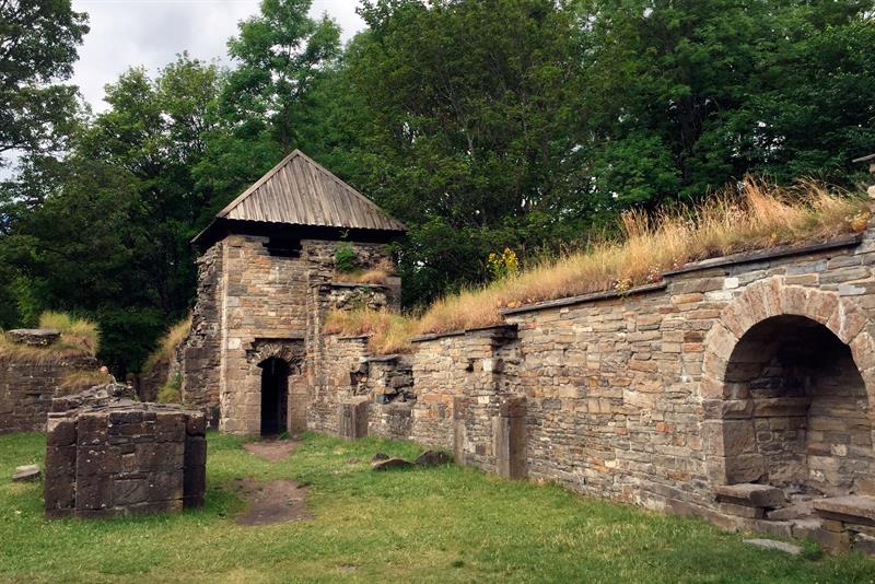 Kloosterruïne op Hovedøya - Oslo | Secret World Trip Planner