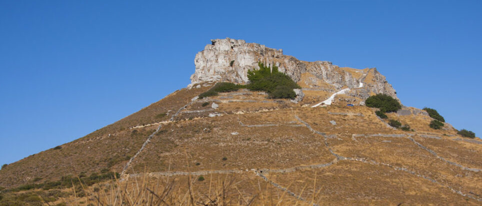 Il castello di Faneromeni ad Andros — Kochilos