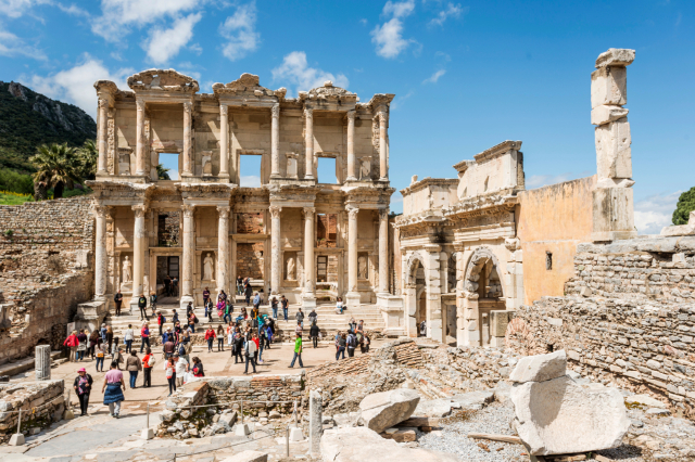 エフェソス古代文明の響きを巡る時を超えた旅 - Efes Harabeleri | Secret World Trip Planner