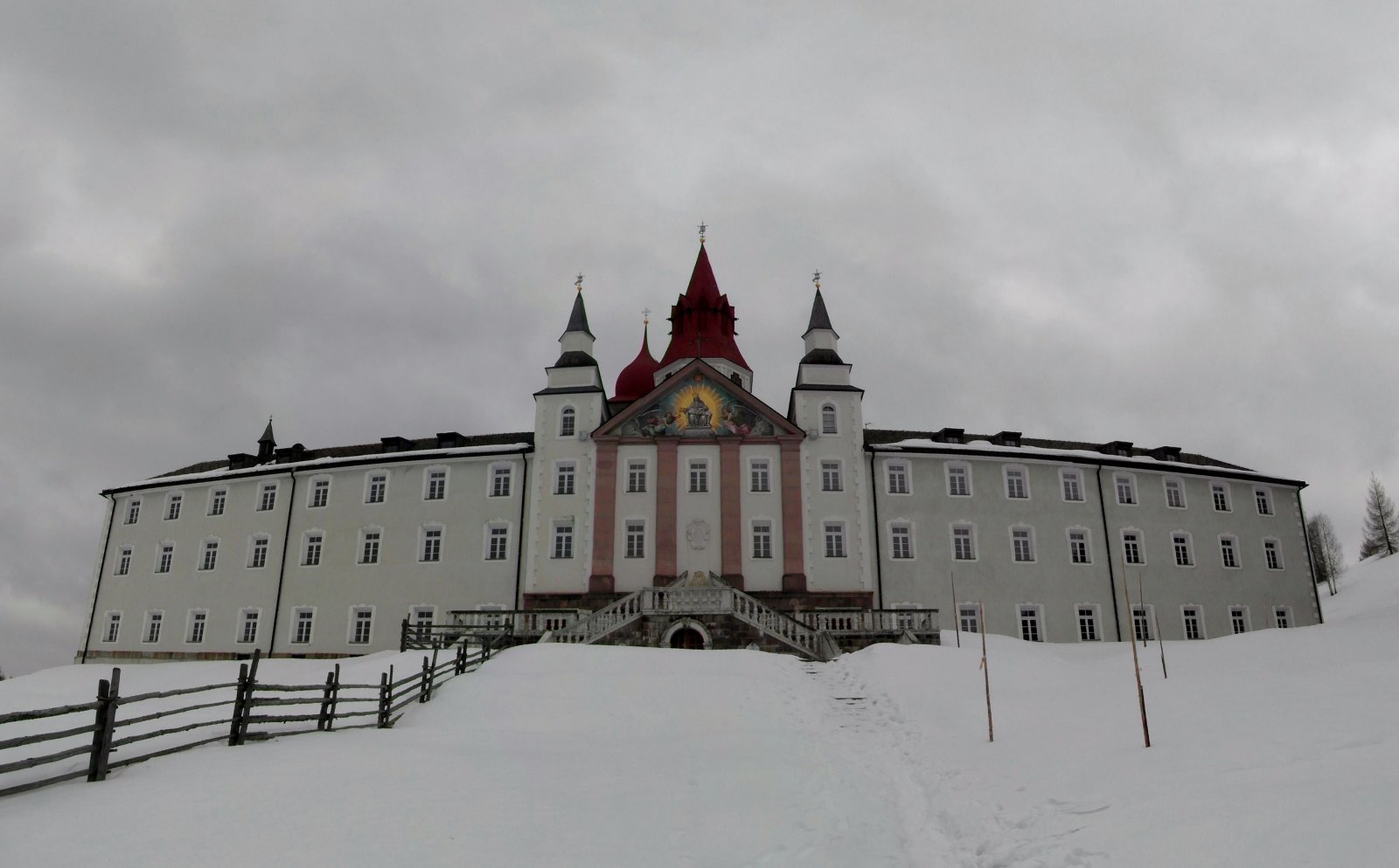 Sanktuarium Madonny di Pietralba - Nova Ponente | Secret World Trip Planner