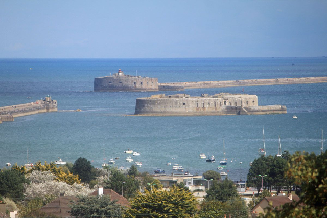 Форт острова Пели - Tourlaville | Secret World Trip Planner