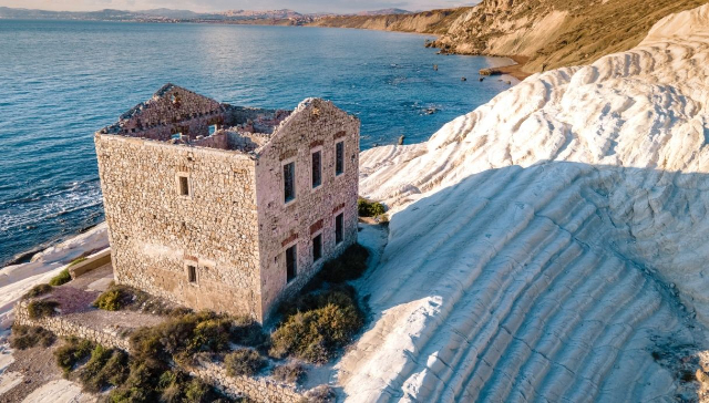 Witte punt - 92020 Palma di Montechiaro AG | Secret World Trip Planner