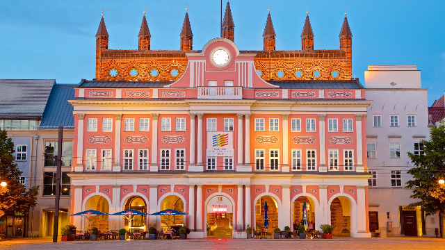 タウンホールロストック - Rostock | Secret World Trip Planner