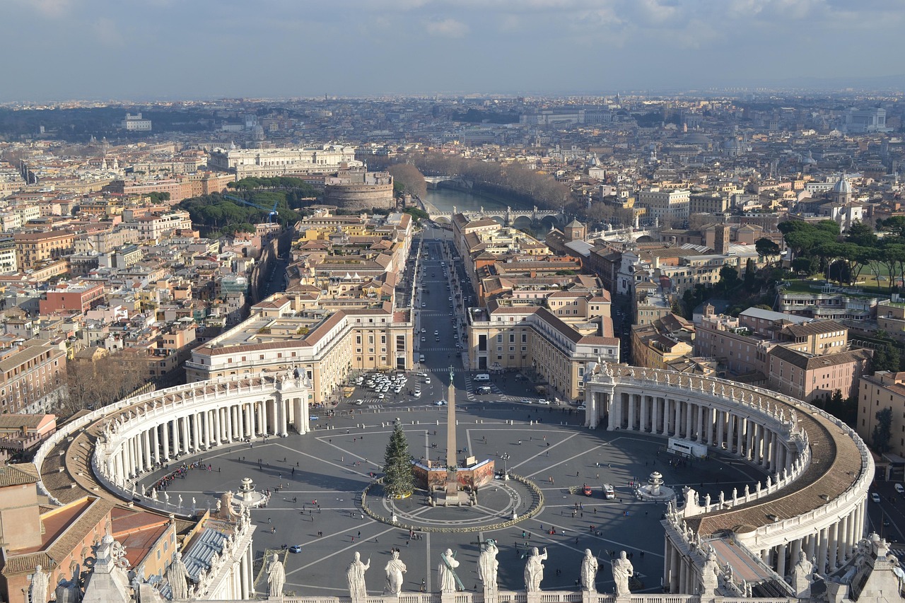Canopy of St. Peter - Città del Vaticano | Secret World Trip Planner